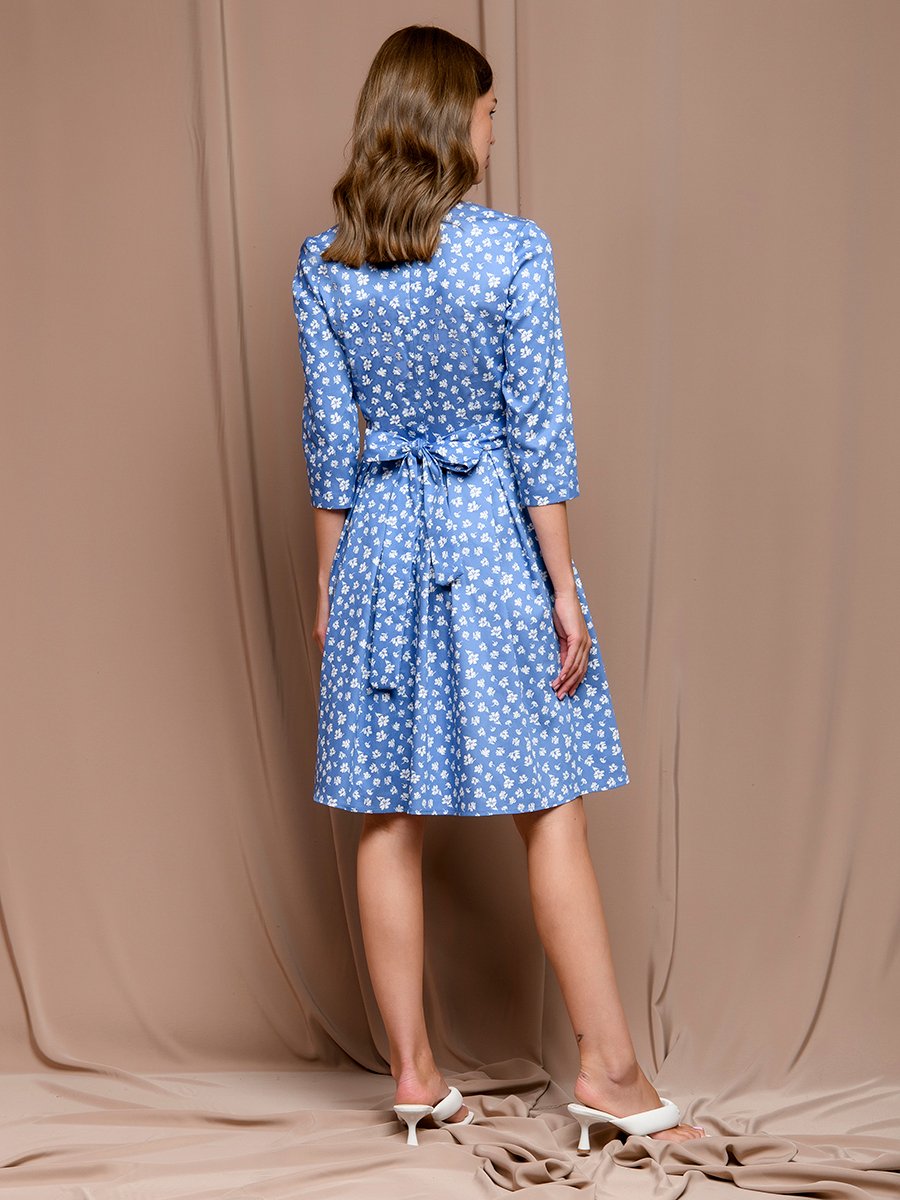 Платье голубое длины мини с мелким цветочным принтом и рукавами 3/4 1001DRESS арт.0122001-01369LB оптом_фото3